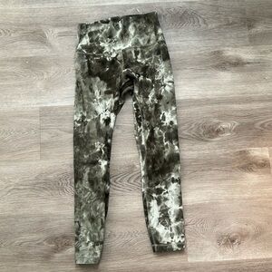 Lululemon aligns 7/8